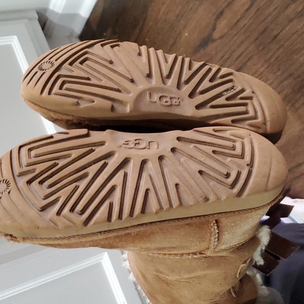 UGG Bailey Bows - Picture 3 of 5